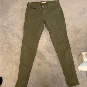Levi's olive skinny jeans